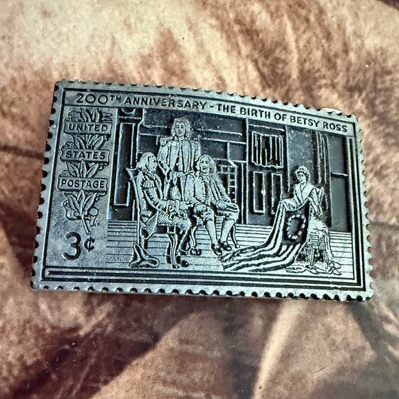 Betsy Ross Commemorative Stamp Belt Buckle - Picture 1 of 2